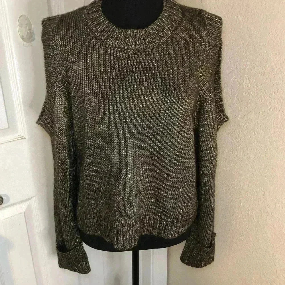 Venus women’s sweater size large